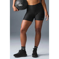 Alo Yoga - 5" Airlift Energy Shorts